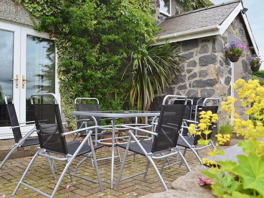 Villa Carreg Y Garth Isaf - Hot Tub Nr Zip World Bangor  Exterior foto